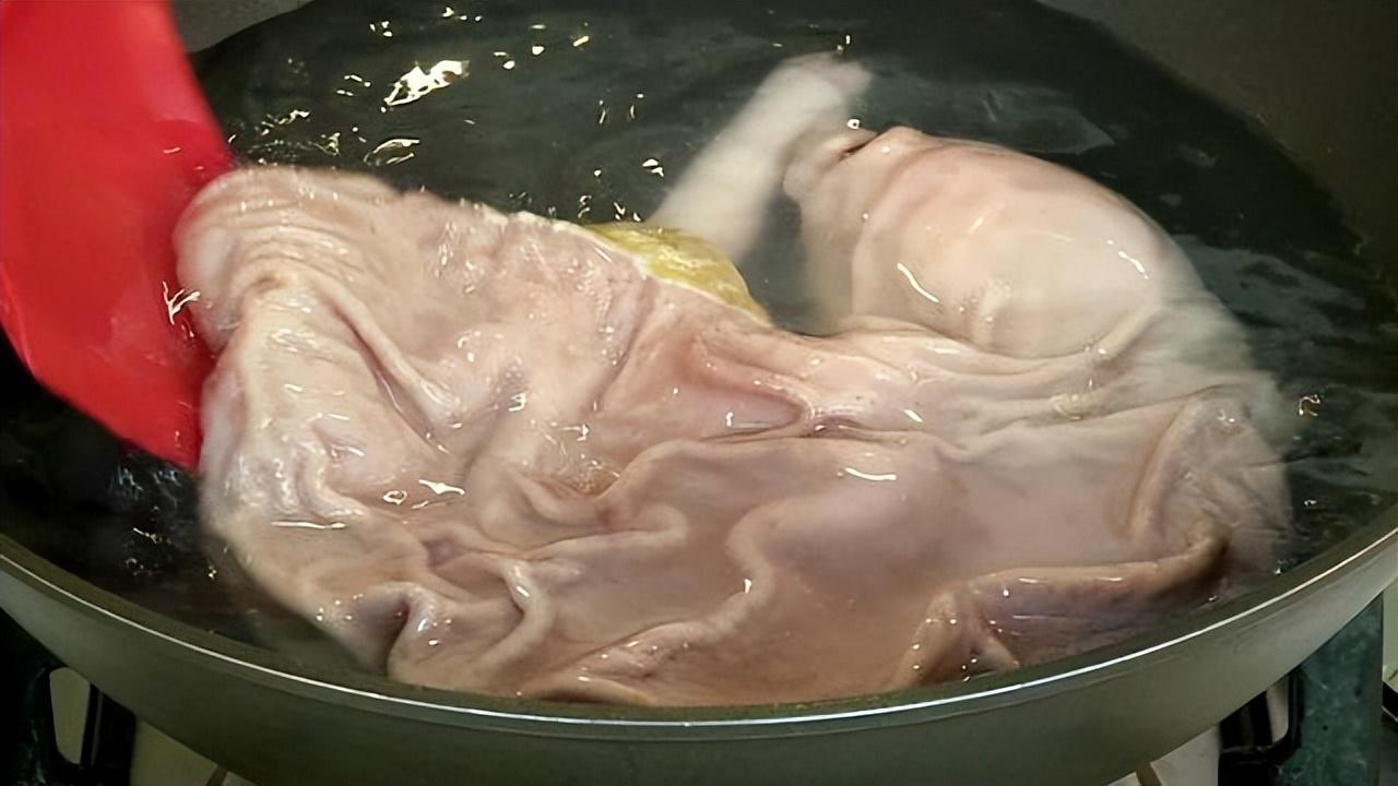 “一个猪肚十副药”，常吃猪肚有什么好处？