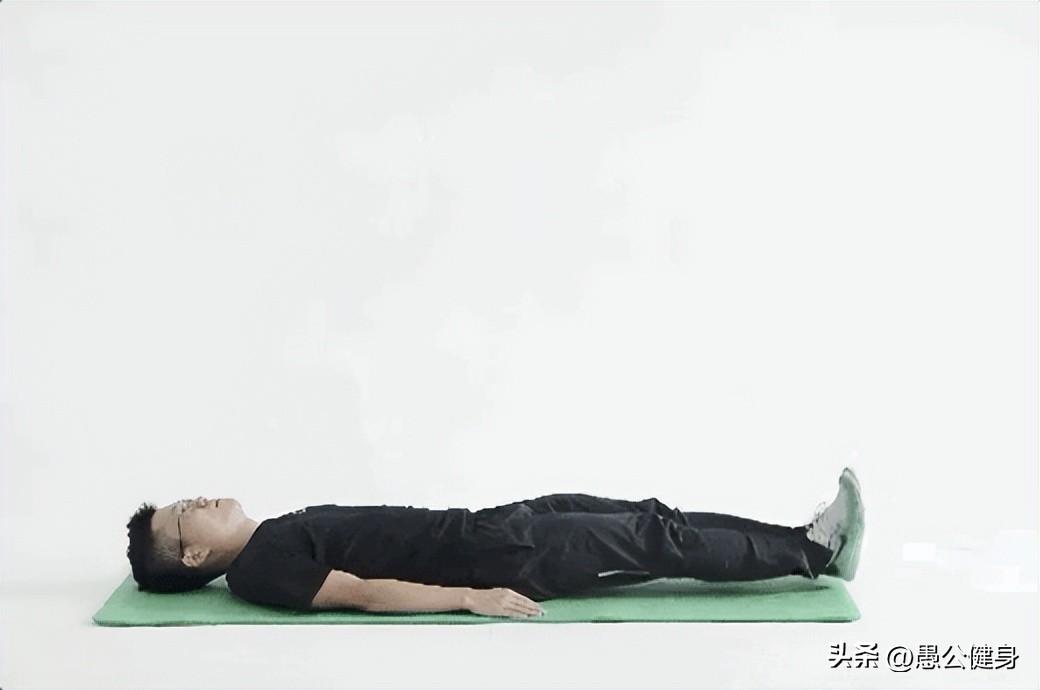 想练好下腹肌，就做收腹举腿动作